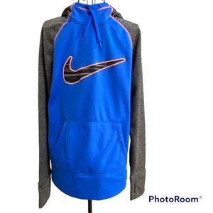 Nike Therma Fit Logo Graphic Hoodie Kangaroo Pocket and Thumb Holes Size M